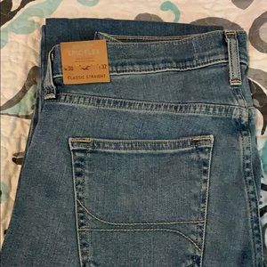 Classic straight Hollister jeans